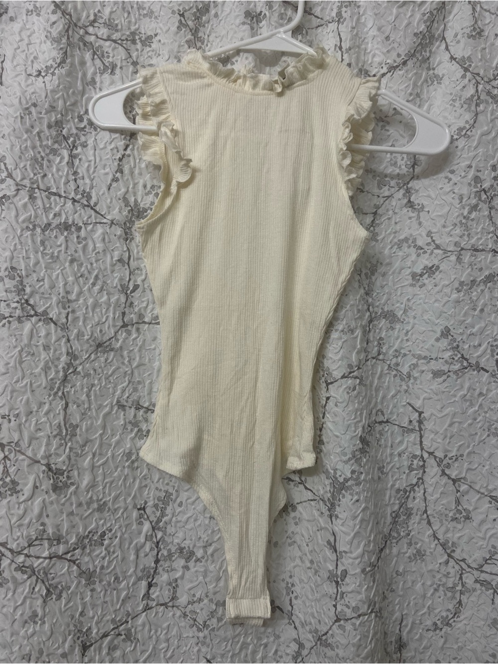 Windsor Cream Ruffle-Trim Ribbed Bodysuit Size XS